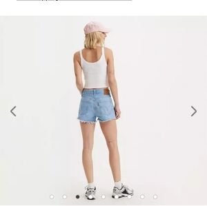 NWT. Levi 501 high-rise button fly shorts sz. 32